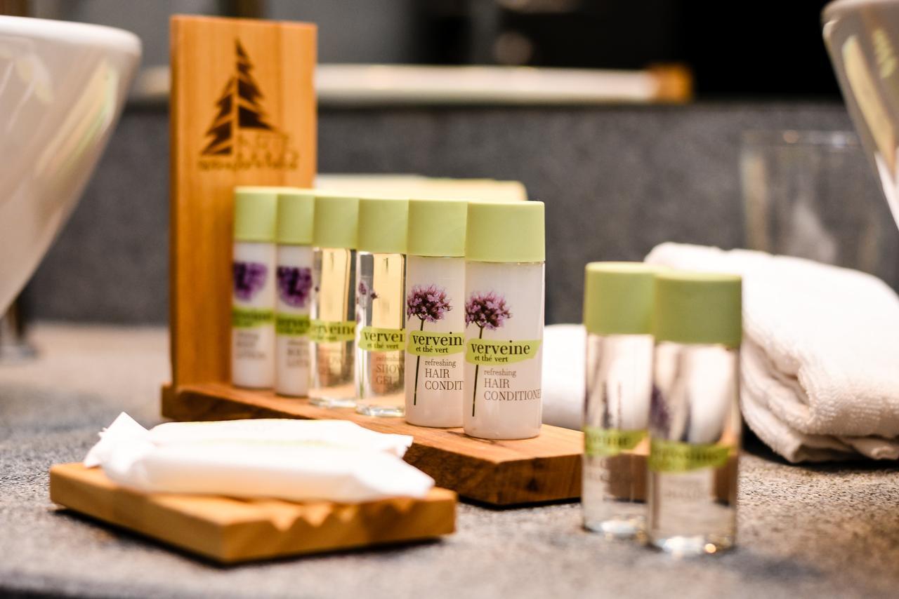Hotel Arte Spa & Park Velingrad Buitenkant foto A selection of toiletries