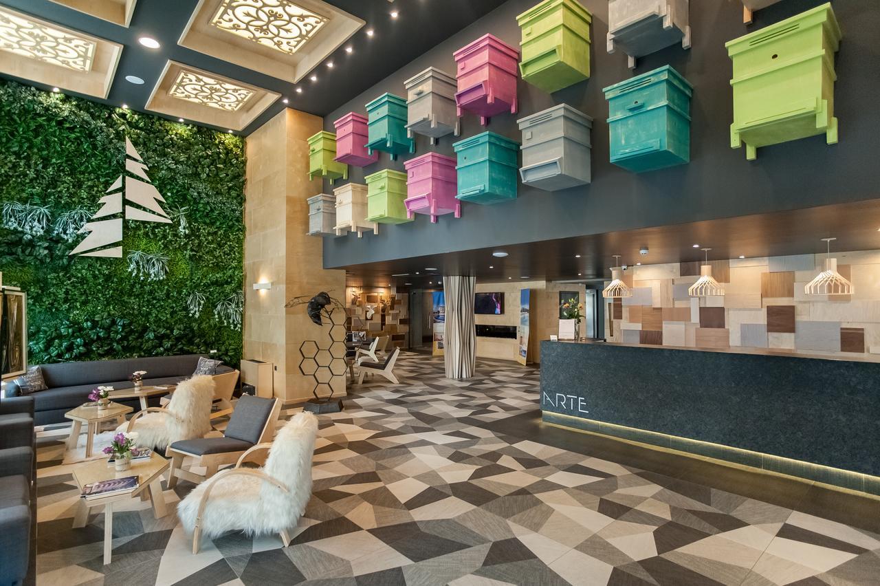 Hotel Arte Spa & Park Velingrad Buitenkant foto The lobby of the hotel